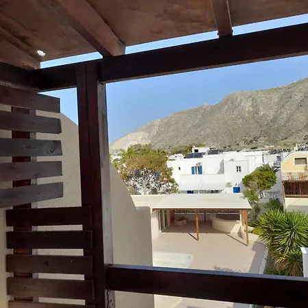 Villa Markos Perissa (Santorini)