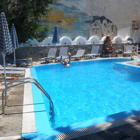 Villa Markos Perissa (Santorini)