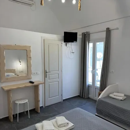 Markos Apart Otel Perissa (Santorini)
