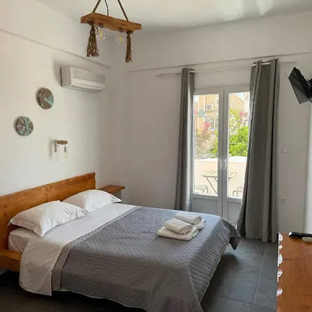 Markos 2* Perissa (Santorini)