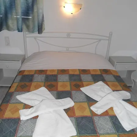 Lägenhetshotell Villa Markos 4*