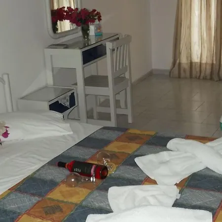 Lägenhetshotell Villa Markos Perissa (Santorini)