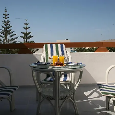 Villa Markos Perissa (Santorini)