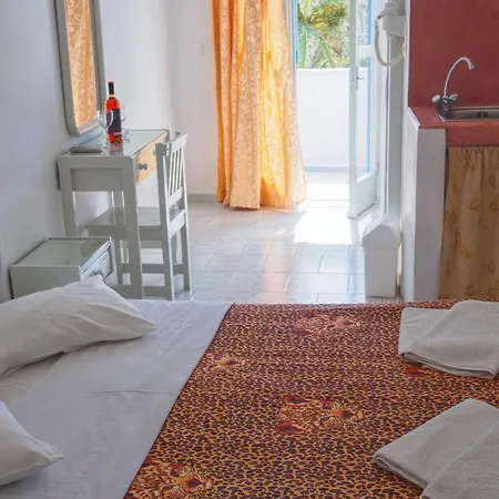 Villa Markos Perissa (Santorini)