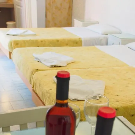 Villa Markos Aparthotel 2*