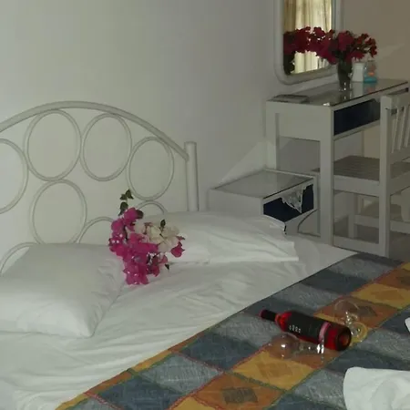 Markos Aparthotel Perissa (Santorini)