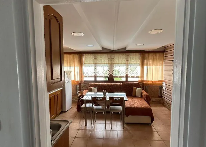 Markos Aparthotel Perissa (Santorini)