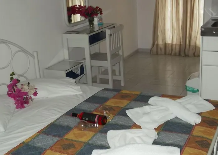 Aparthotel Markos Perissa (Santorini)